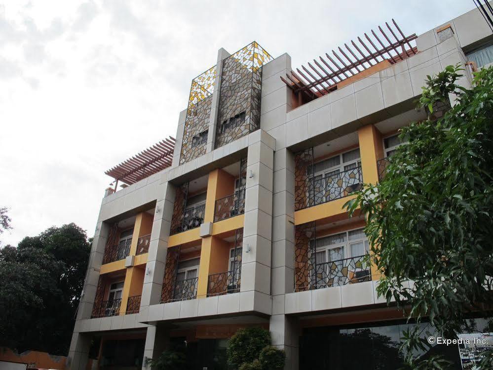 Oyo 159 San Remigio Pensionne Suites Cebu Exterior photo